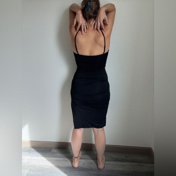 Princess Polly Ruched Slit Dress Black Party 4 US Stretchy - Picture 8 of 12